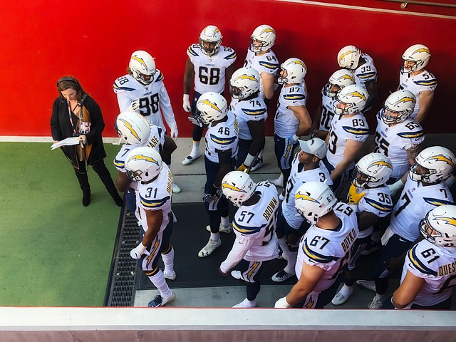 足协规定最晚12月下旬解决欠薪，记者：足协自己也不会相信.